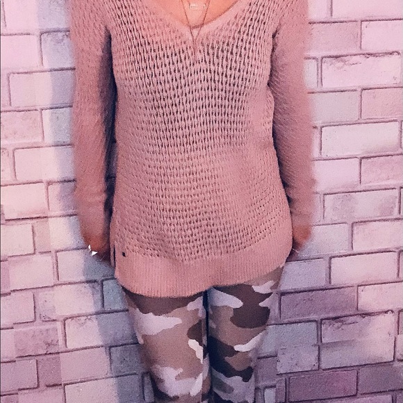 American Eagle pink sweater - Picture 3 of 4